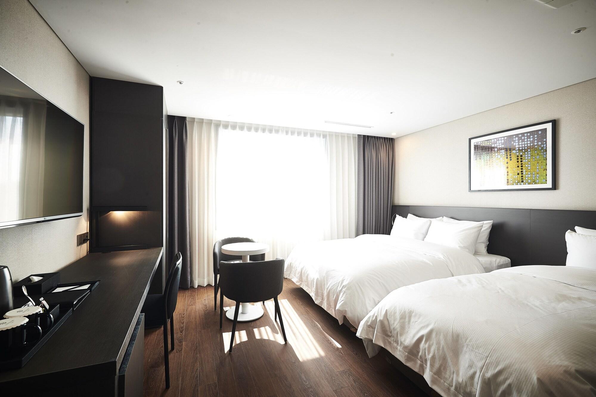 Arban City Hotel Busan Bagian luar foto