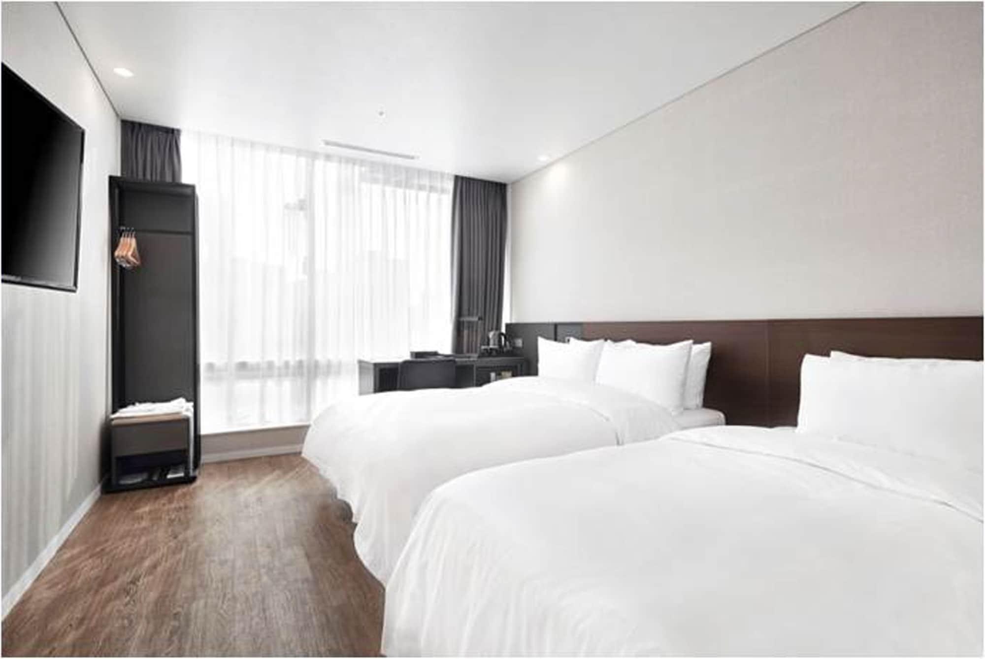 Arban City Hotel Busan Bagian luar foto
