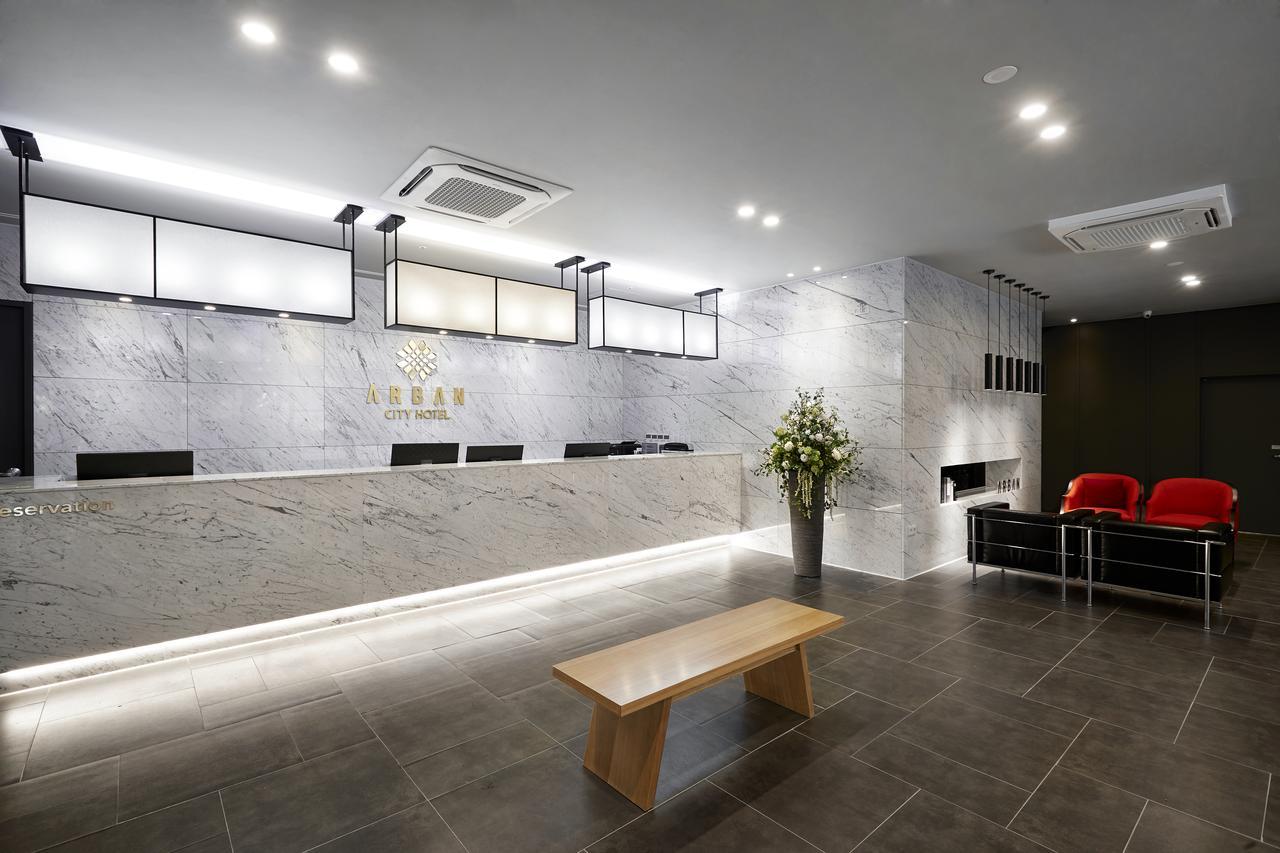 Arban City Hotel Busan Bagian luar foto