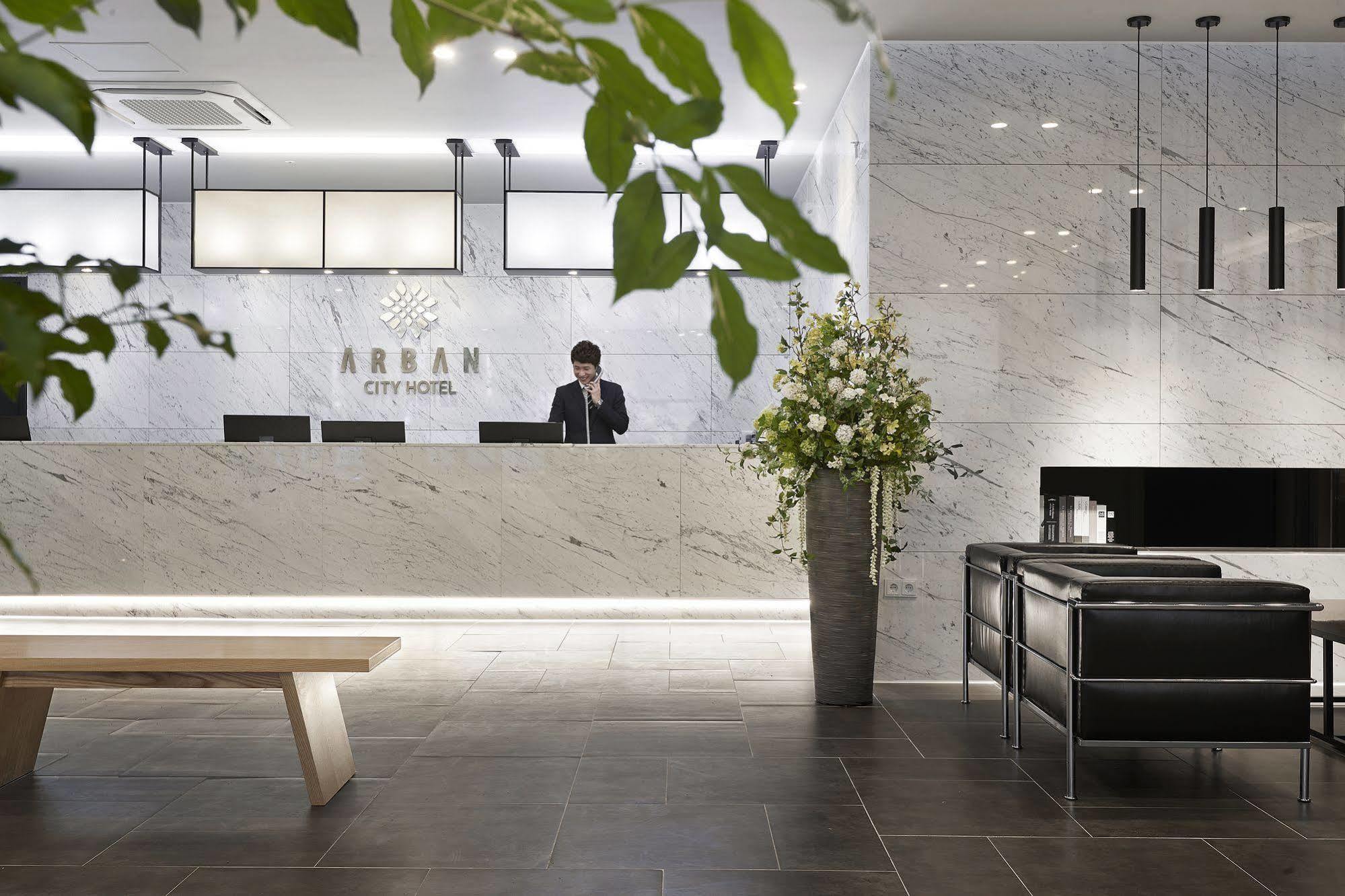 Arban City Hotel Busan Bagian luar foto